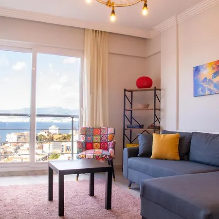 Apartamento Lovely Flat In Konak With Sea View And Balcony